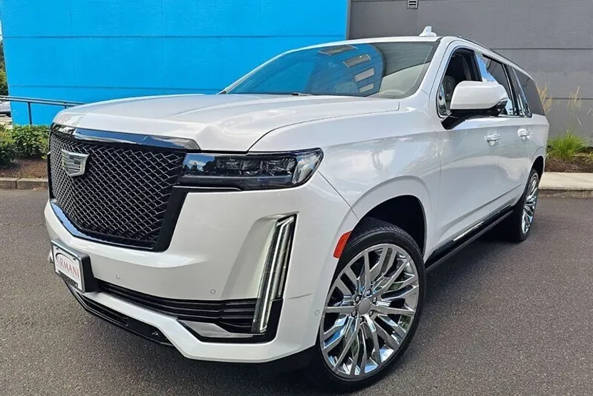 2023 Cadillac Escalade ESV Sport Platinum photo 1