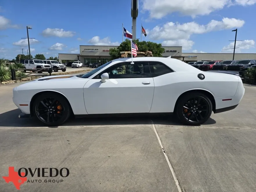 2023 Dodge Challenger GT photo 1