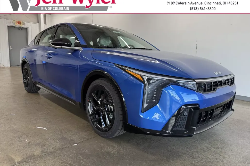 2025 Kia K4 GT-Line Turbo photo 1
