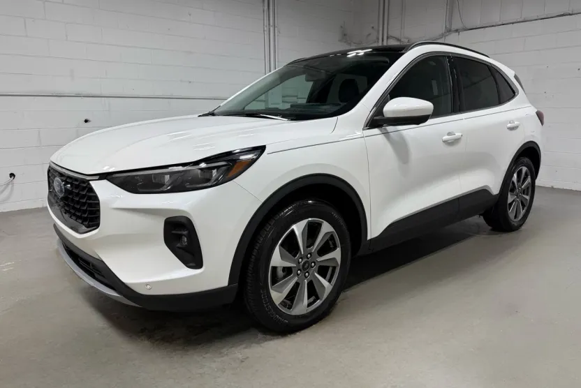 2025 Ford Escape Platinum Premium photo 1