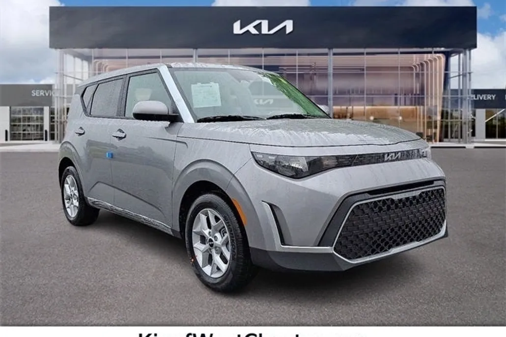 2025 Kia Soul LX photo 1