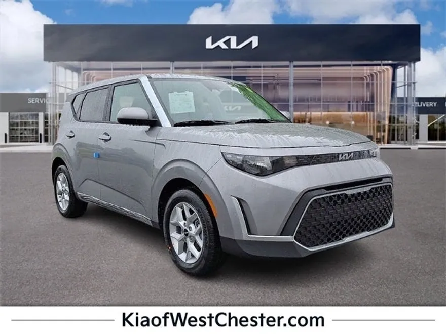2025 Kia Soul LX photo 1