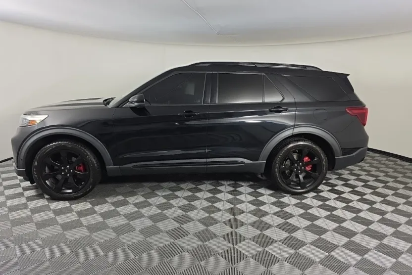 2020 Ford Explorer ST photo 1