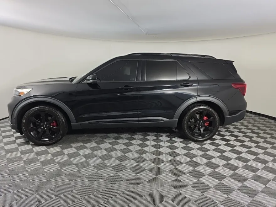 2020 Ford Explorer ST photo 1