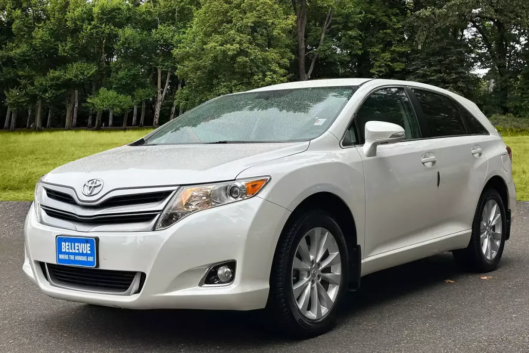 2013 Toyota Venza LE photo 1