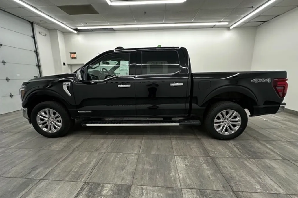 2025 Ford F-150 Lariat photo 1