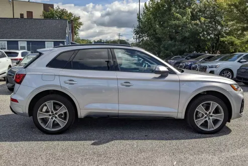 2025 Audi Q5 S line Premium 45 TFSI photo 2