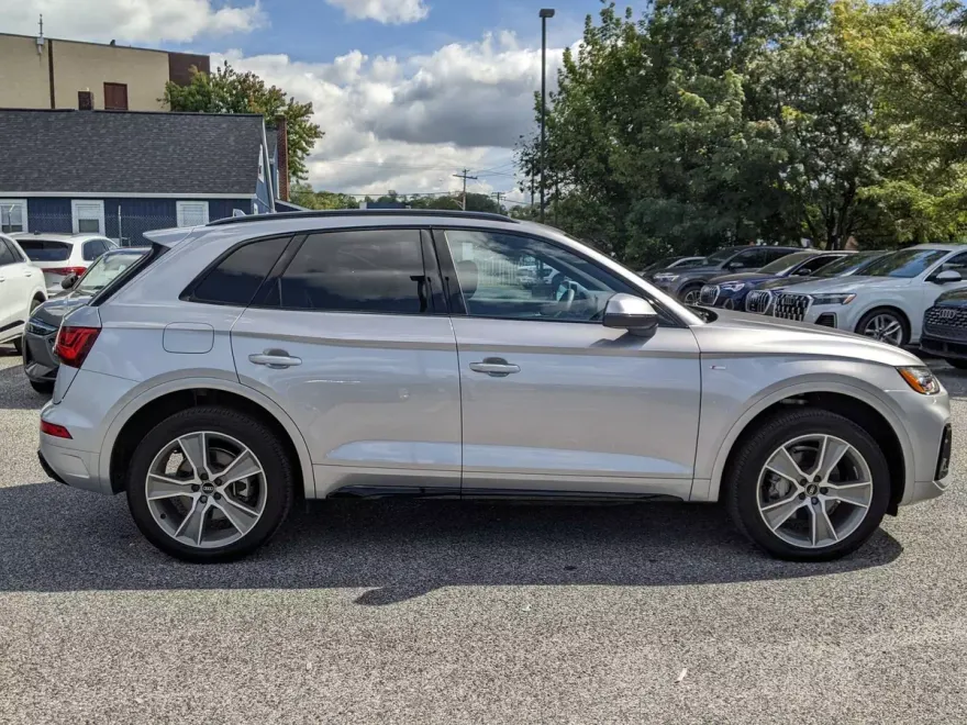 2025 Audi Q5 S line Premium 45 TFSI photo 2