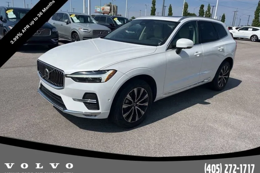 2023 Volvo XC60 Plus photo 1