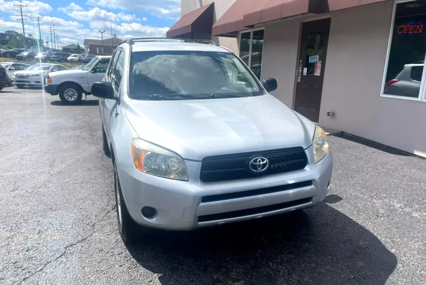 2008 Toyota RAV4 Base photo 1