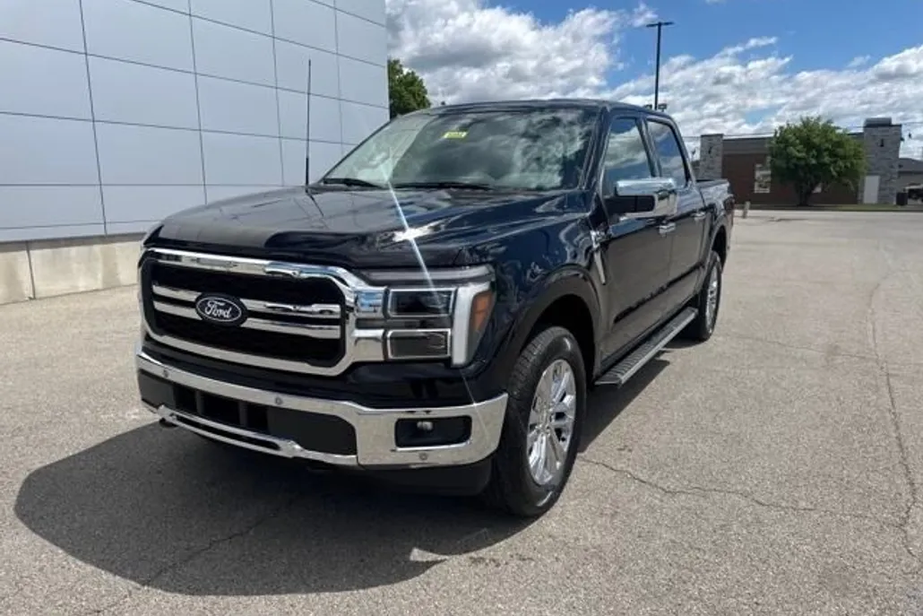 2025 Ford F-150 Lariat photo 1