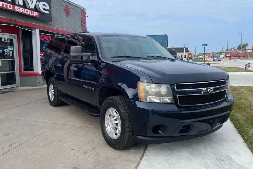 2009 Chevrolet Suburban 2500 LS photo 1