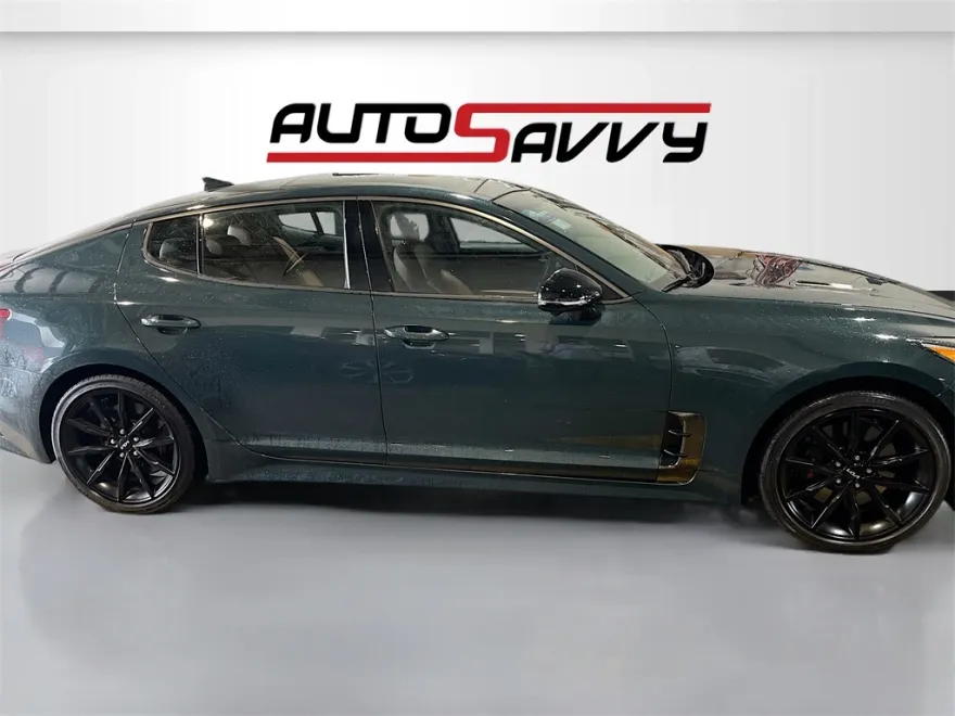 2023 Kia Stinger GT2 photo 1