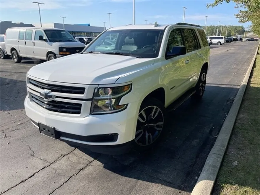 2019 Chevrolet Tahoe LT photo 1