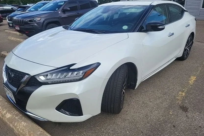 2021 Nissan Maxima SV photo 1