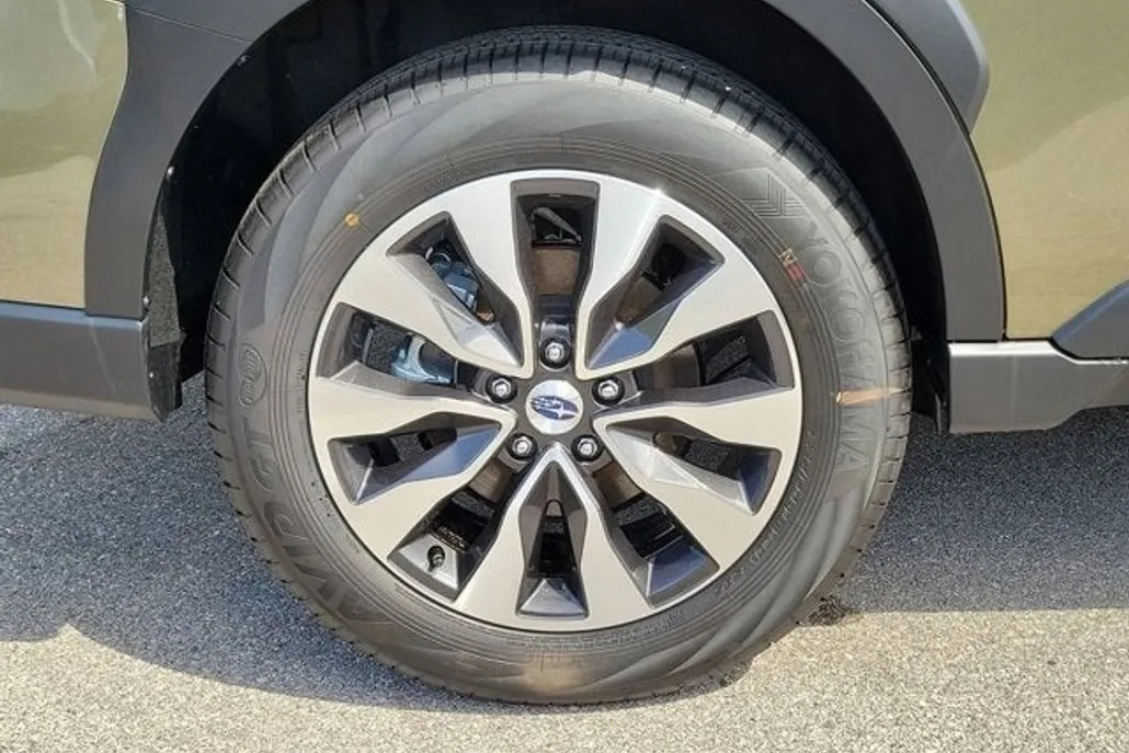 2025 Subaru Outback Touring XT photo 1
