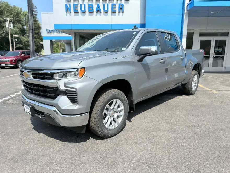 2026 Chevrolet Silverado 1500 LT photo 1