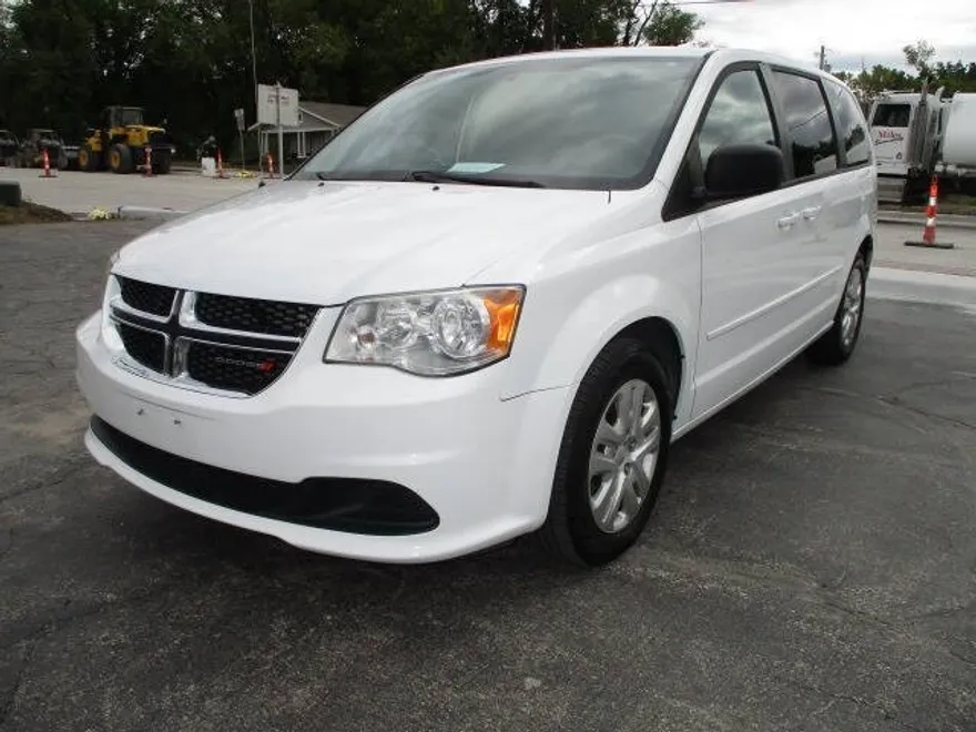 2017 Dodge Grand Caravan SE Plus photo 1