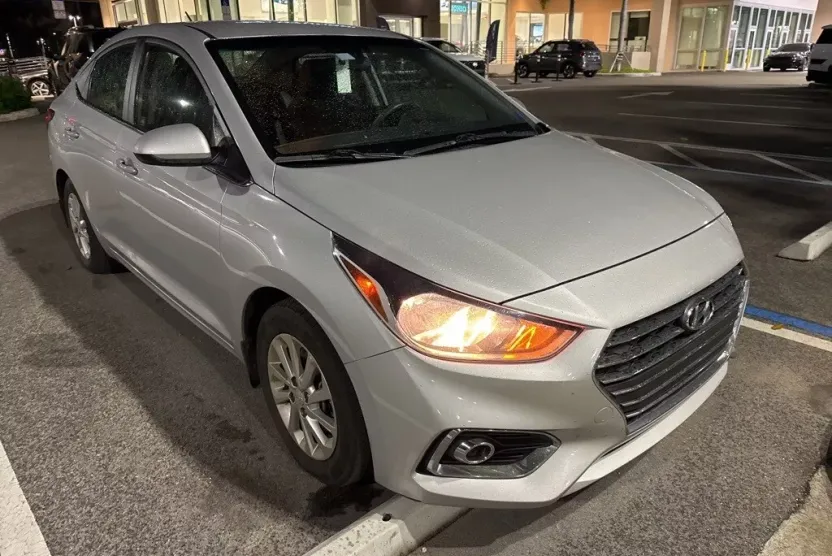 2021 Hyundai Accent SEL photo 1