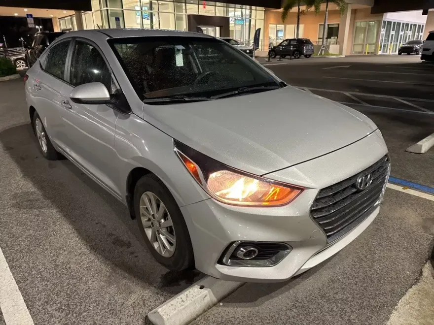 2021 Hyundai Accent SEL photo 1