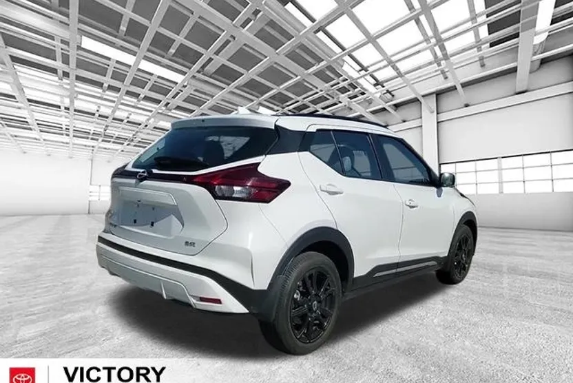 2024 Nissan Kicks SR photo 1