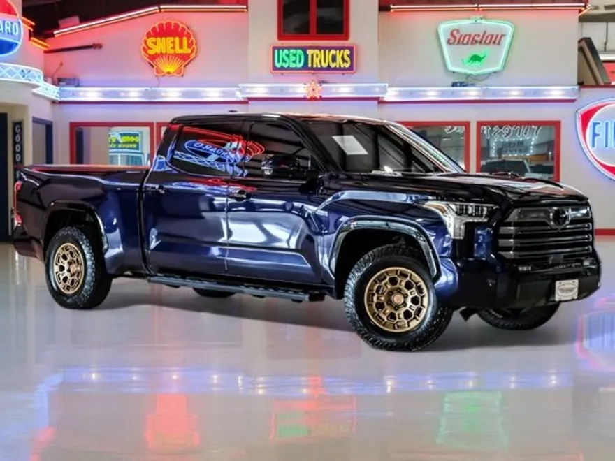 2023 Toyota Tundra Limited photo 1