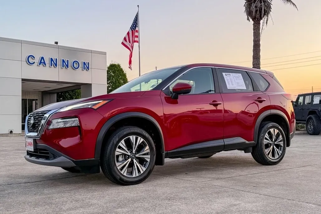 2023 Nissan Rogue SV photo 1