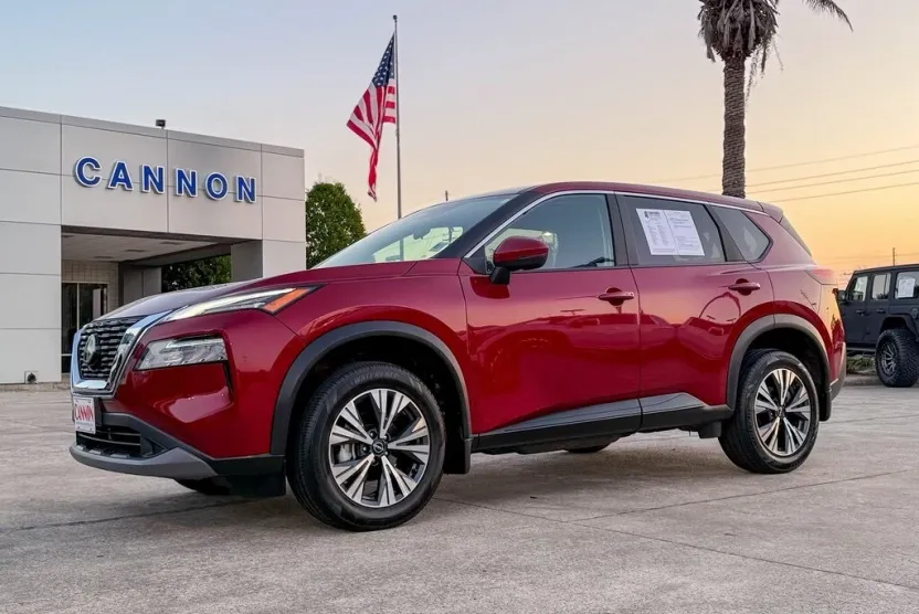 2023 Nissan Rogue SV photo 1