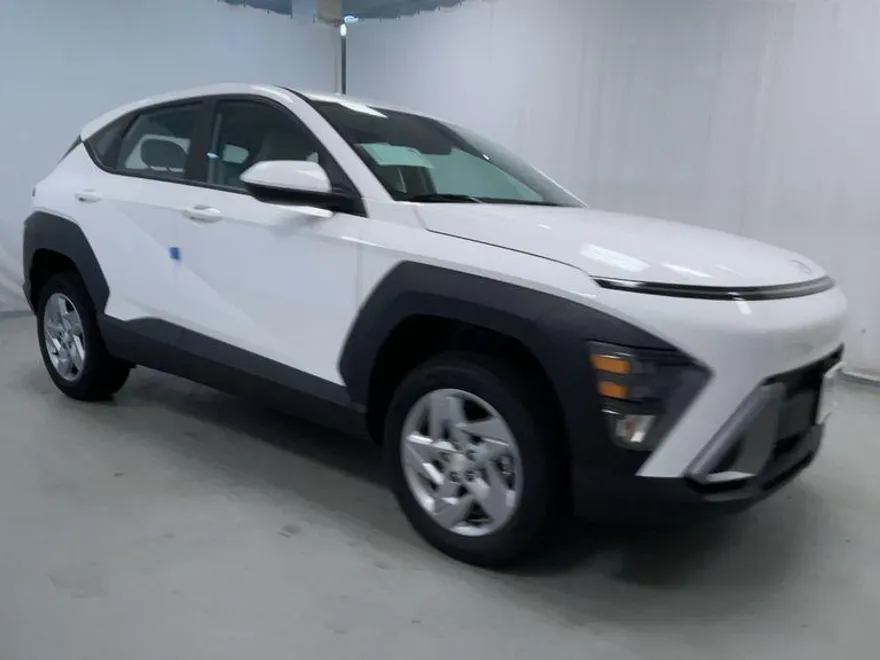 2026 Hyundai Kona SE photo 1