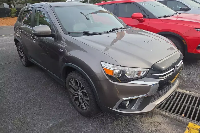 2018 Mitsubishi Outlander Sport SE photo 1
