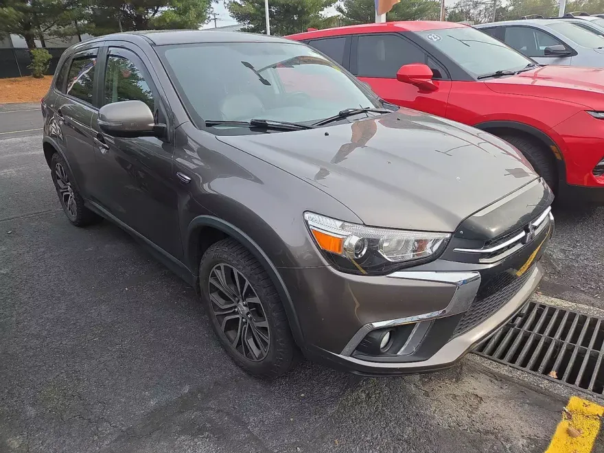 2018 Mitsubishi Outlander Sport SE photo 1