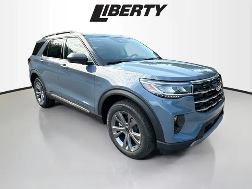 2025 Ford Explorer photo 1