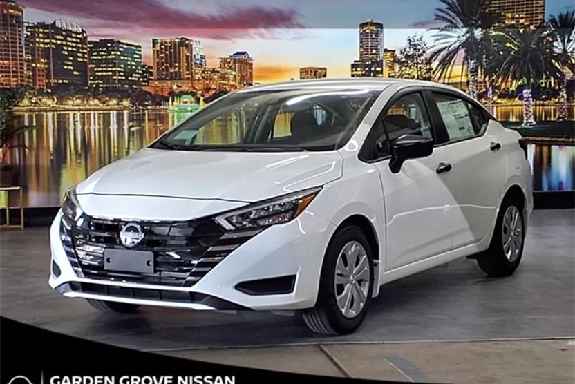 2025 Nissan Versa S photo 1