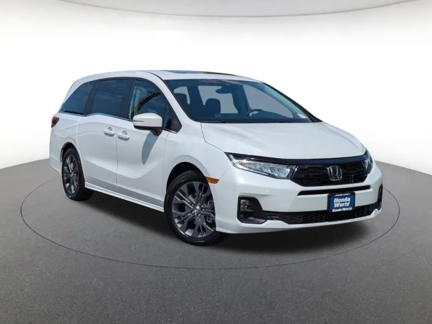 2026 Honda Odyssey Touring photo 1