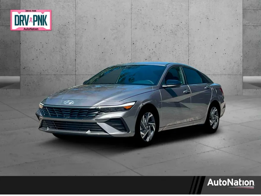 2025 Hyundai Elantra SEL Sport photo 1