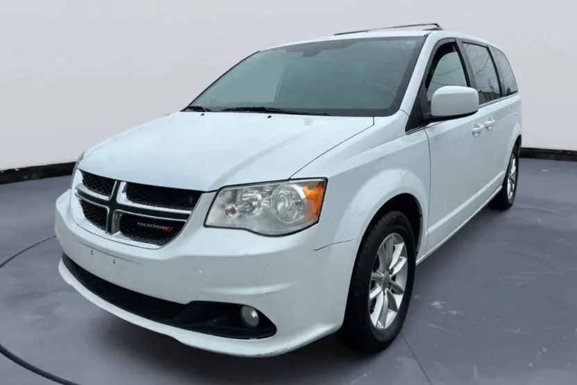 2019 Dodge Grand Caravan SXT photo 1