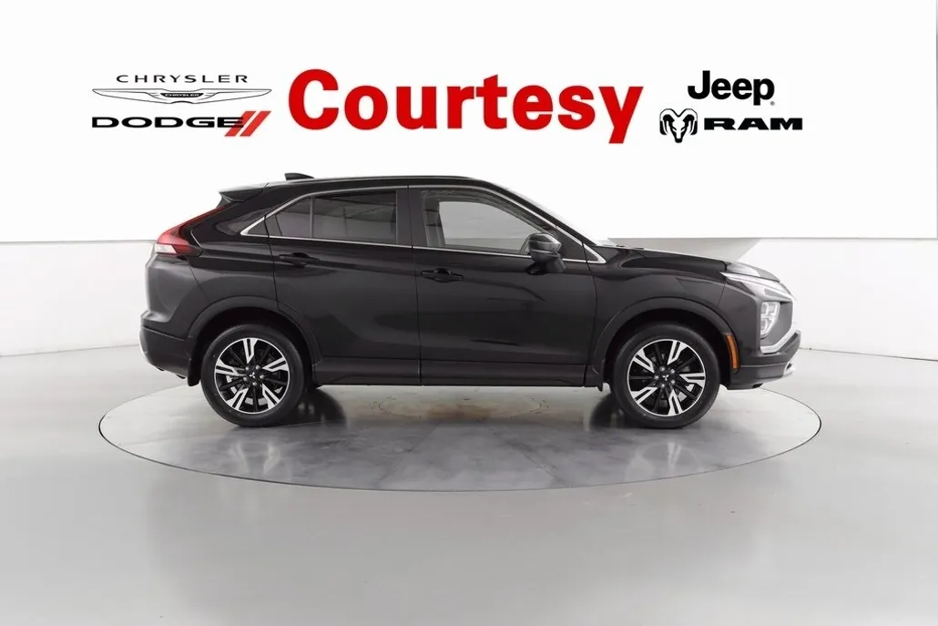 2023 Mitsubishi Eclipse Cross SE photo 1