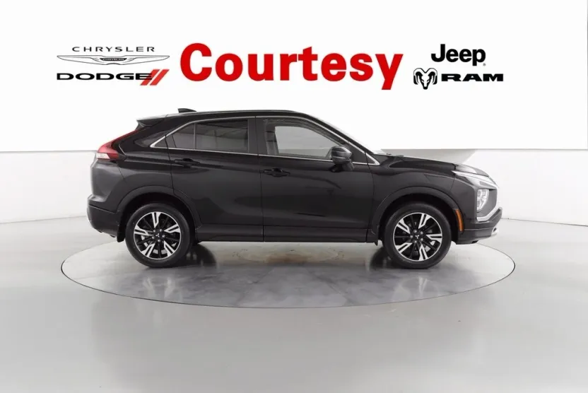 2023 Mitsubishi Eclipse Cross SE photo 1