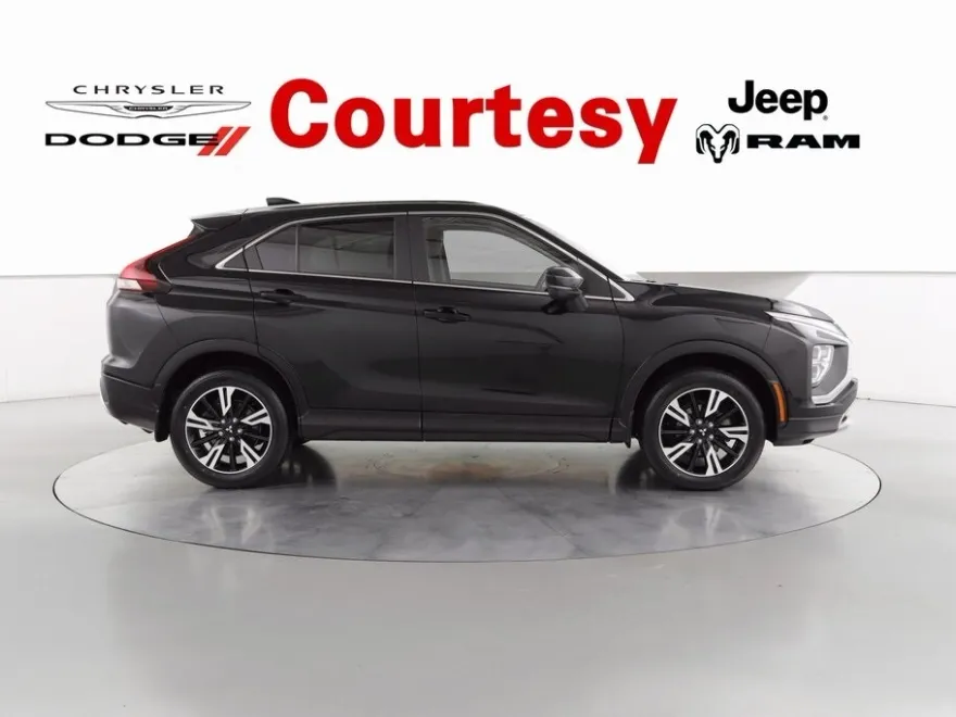 2023 Mitsubishi Eclipse Cross SE photo 1