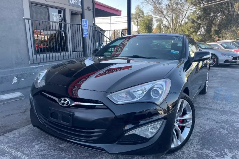 2013 Hyundai Genesis Coupe 3.8 Track photo 1