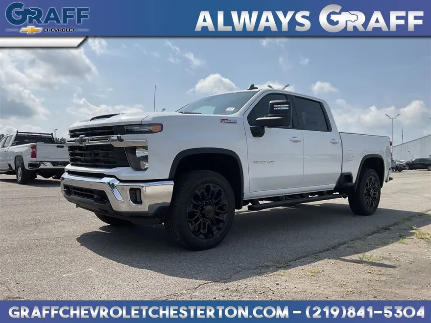 2025 Chevrolet Silverado LT photo 1