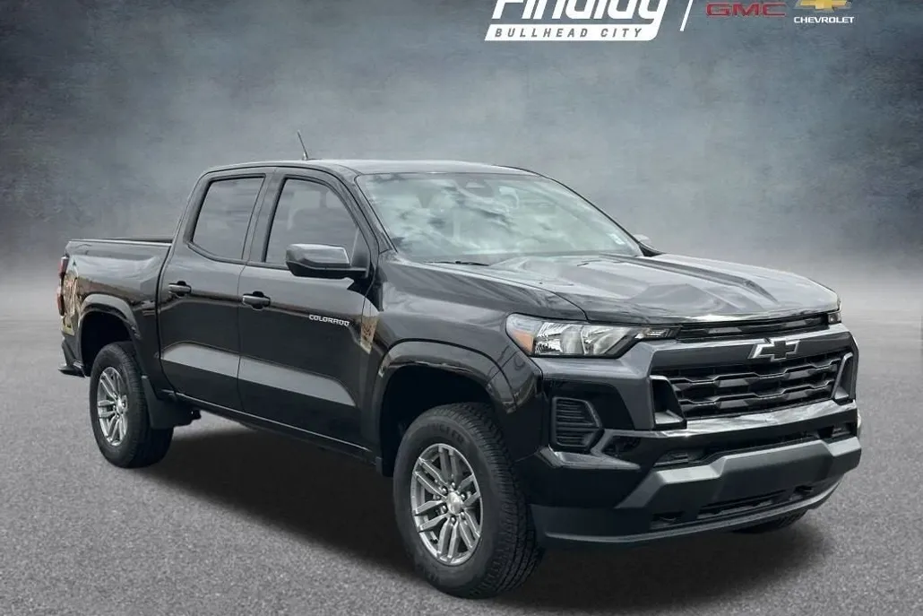 2025 Chevrolet Colorado Work Truck LT photo 1