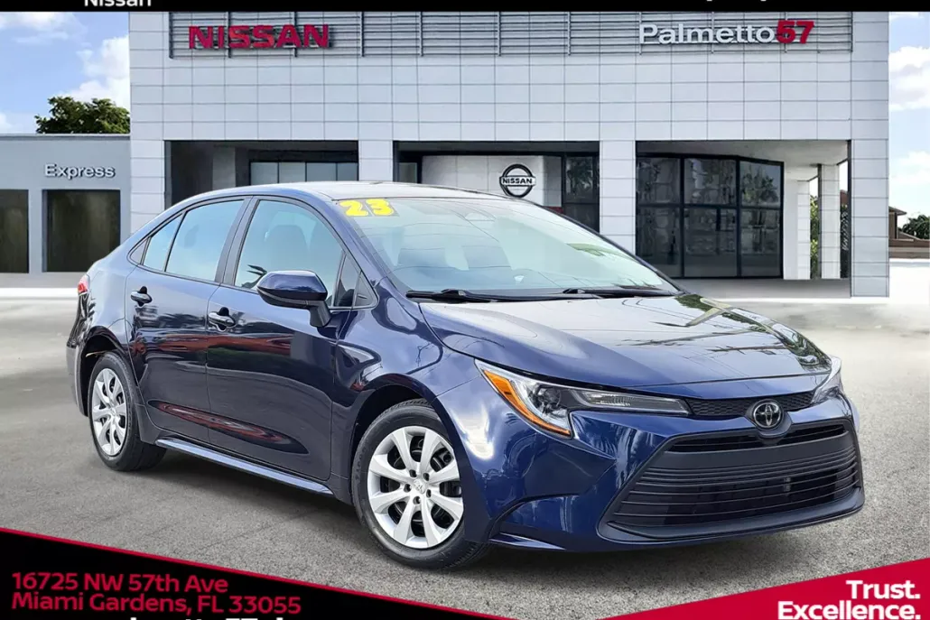 2023 Toyota Corolla LE photo 1