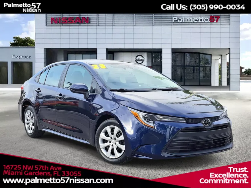 2023 Toyota Corolla LE photo 1