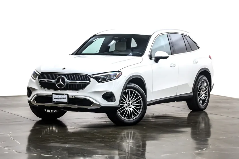 2025 Mercedes Benz GLC 300 photo 1