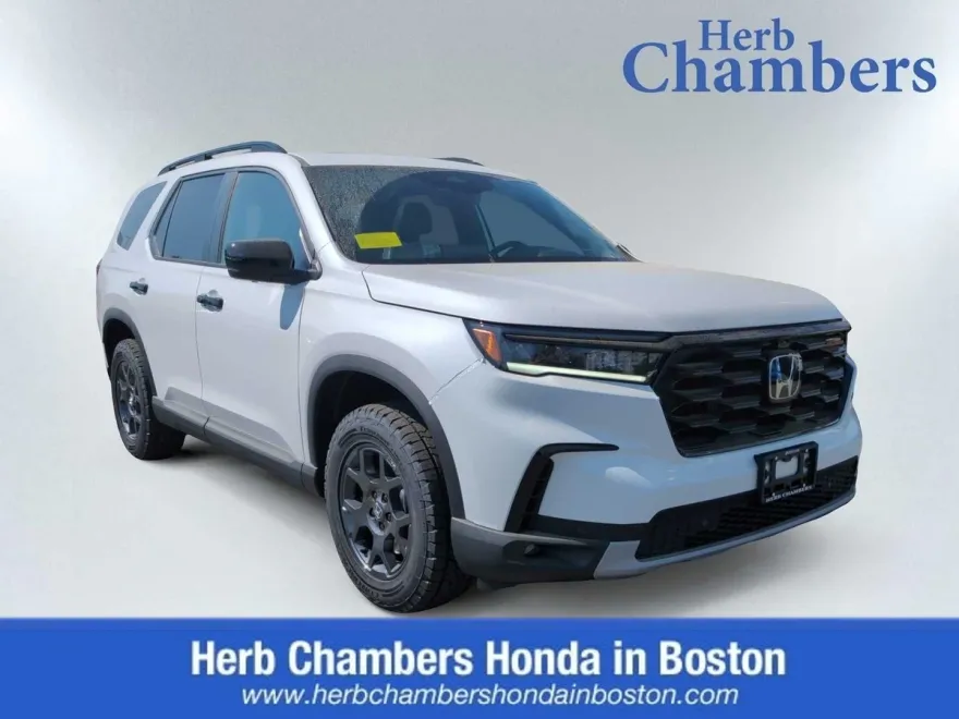 2025 Honda Pilot TrailSport photo 1