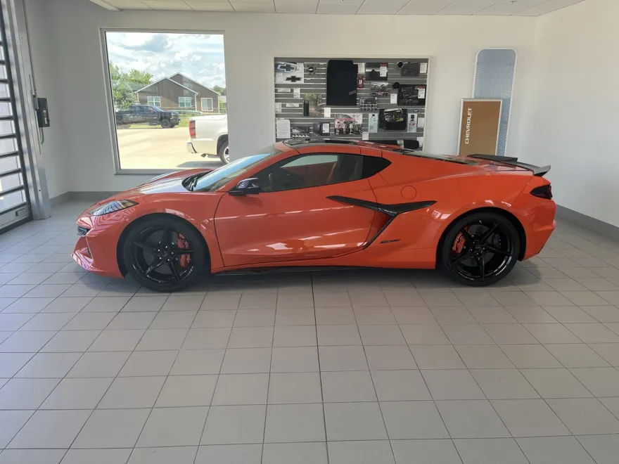 2025 Chevrolet Corvette E-Ray 3LZ photo 1