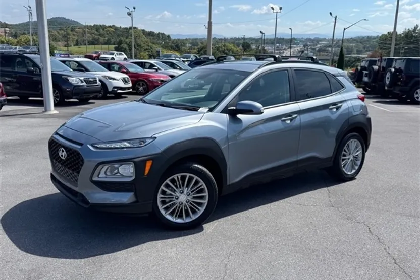 2021 Hyundai Kona SEL photo 1