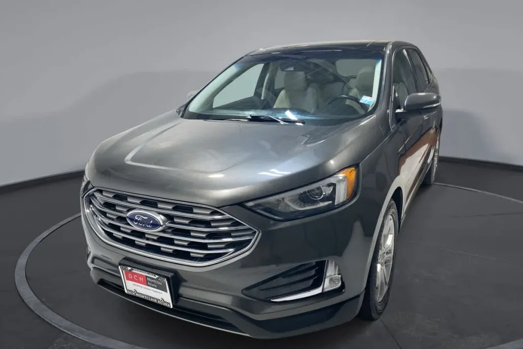 2019 Ford Edge Titanium photo 1