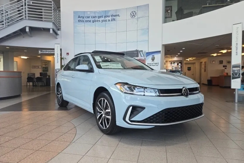 2025 Volkswagen Jetta SE photo 1